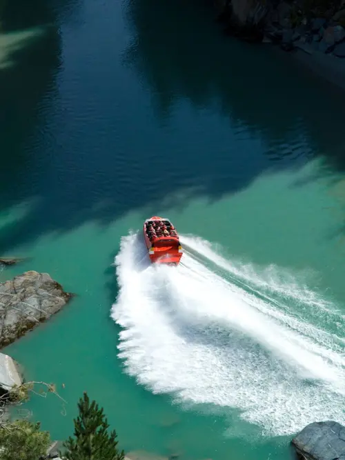 Jetboat v kaňone