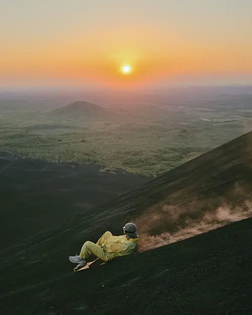 Sandboarding na sopke (dobrovoľná aktivita)